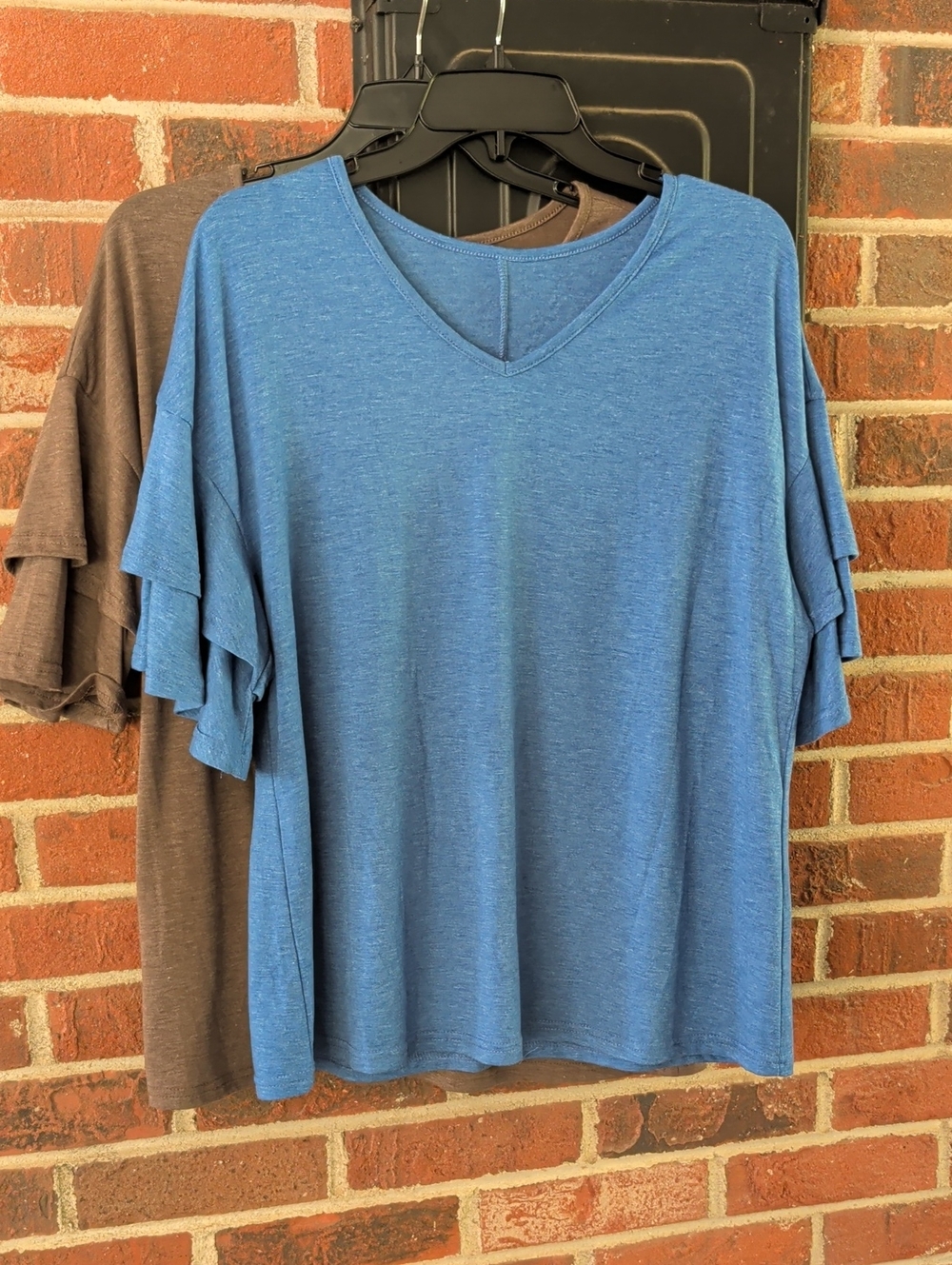 Unbranded Set of 2 Tiered Ruffle Sleeve V-Neck Tops Size XL